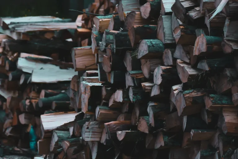 What Types of Scrap Metal Can Businesses Sell in Qatar? Copper, Aluminium, Steel & Batteries